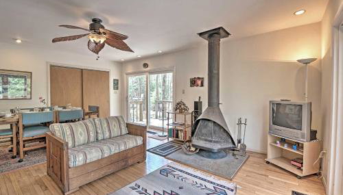 Creekside Arrowhead Lake House w/ Dock & Canoe! - Foto 5
