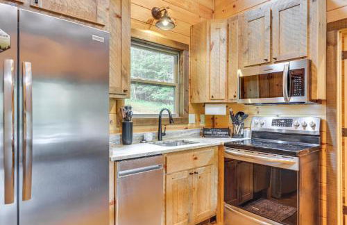 Hot Tub and River Access Family McCaysville Cabin - Foto 8