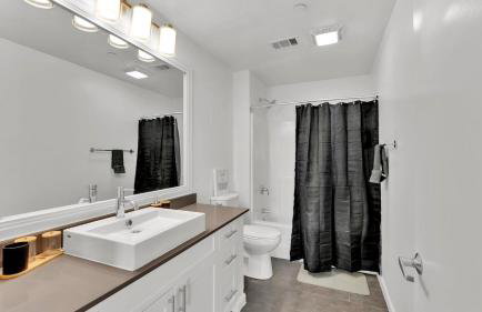 HEB203 Spacious & Stylish 2B Condo Downtown Fort Worth, Free Parking, Walk to Convention Center - Foto 10