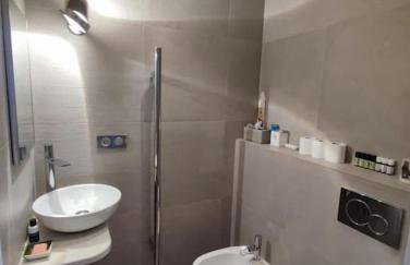 Air conditioning Paris central stylish apartment - Photo 11