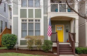 Vibrant Trendy Two Bedroom Home Near Marathon Village - Foto 48