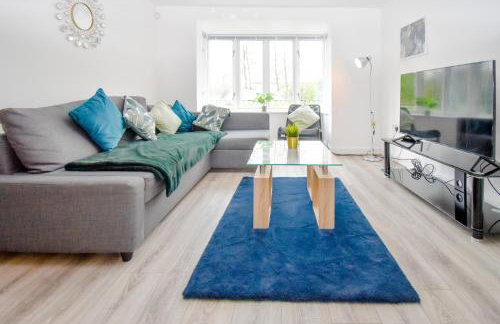 Milton Keynes 5BR Contractor house, families/ groups welcome. - Photo 15