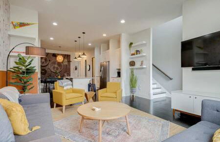 Stylish 4 Bed with Rooftop, Garage Near Hot Spots Less Than 5 Mins to Belmont, 10 Mins to Broadway, 24 Hour Hospitality Team, Perfect for Groups, Available for Long Term Rental - Foto 20