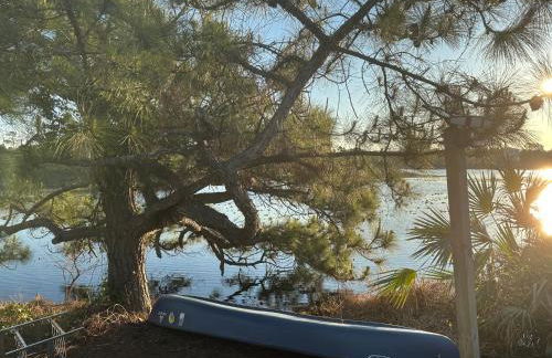 Destin-y 30A Beach Retreat Self Checkin - Huge Private Backyard Deck with Outdoor Shower - Foto 9