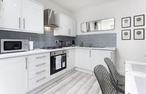 Flatzy - Modern 3 Bedroom Home in City Centre - Foto 22