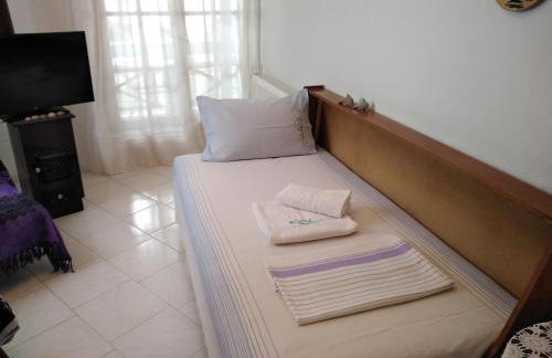 Kamari Beach guest house - Photo 28