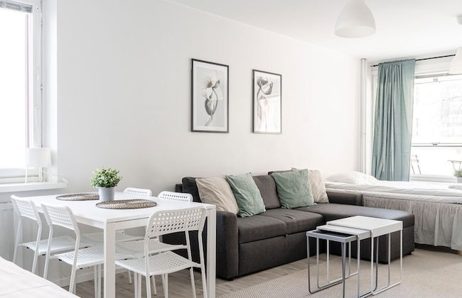 Spacious Downtown Apt with Balcony that Hosts 10 - Foto 13