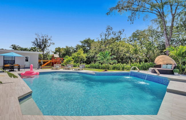 7 Br Home with Pool Gameroom & Soccer - Foto 25