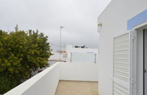 Moradia V2 nova e próximo da praia - Foto 5