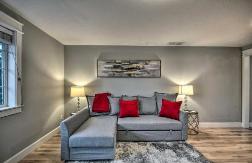 Chic Battle Ground Apartment about 18 Mi to Vancouver! - Foto 2