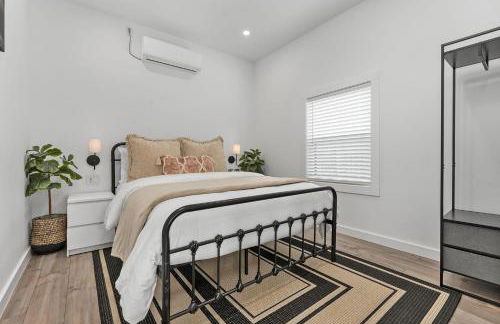 Hidden Cottage mins to Main St and sleeps 4 - Photo 17