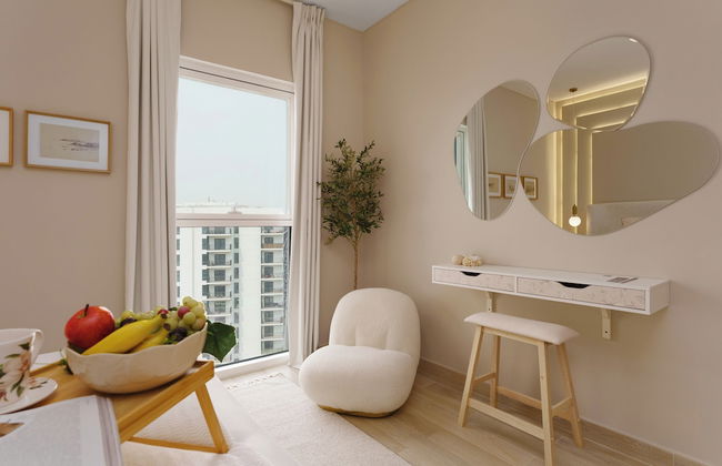 Maison Privee - Charming Retreat w/ Panoramic Views on Yas Island - Photo 5