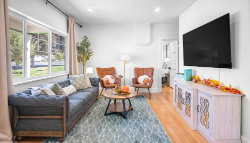 Newly Renovated, Cozy Home - Quiet, Mountain Views - Foto 2