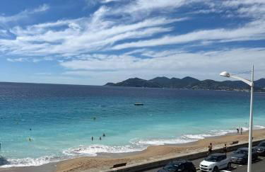 Luxury Apartment with Sea View and Private Beach Access - Photo 19