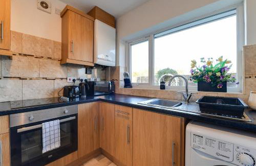 3 BR Home l Free Parking l 5 Guests l Garden l Long Stays l - Foto 21