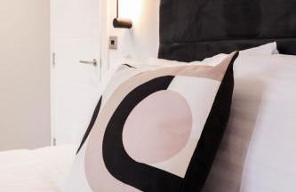 Modern 1-Bed Apartment in Buckinghamshire with Free WiFi, Parking & Garden - Foto 71