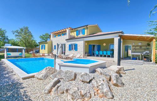 Villa Zminj 1404 - Foto 1