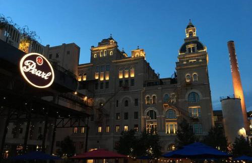 Fam Friendly 5 Bed Home Blocks To Pearl/Riverwalk! - Foto 19