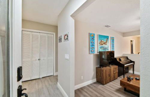 Red Royalty Pool, King Bed, Yard - Foto 12