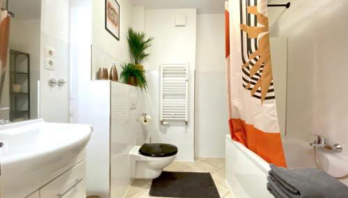 SuperHosts KING-BETT - Zentrum - PARKPLATZ - Netflix - Foto 4, towels, Shower