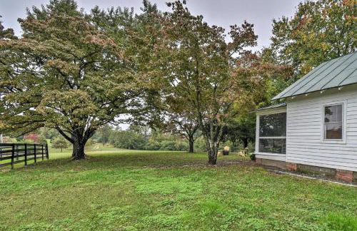Restored 1920s Cottage on 1 Acre with Fire Pit - Foto 24