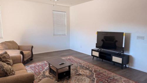 4 Bedroom Desert Oasis Large Yard Sleeps 8 - Foto 5