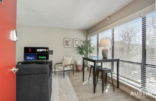 Enjoy Poolside TVs and Private Cabanas off N Lamar - Photo 4