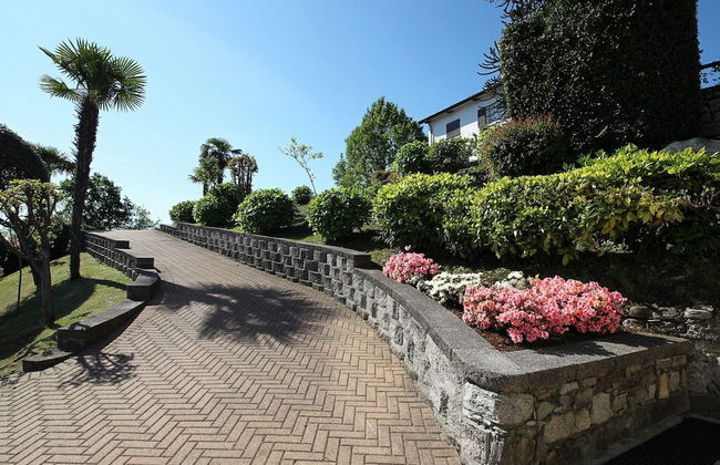 The Cottage on the Lake - Photo 18