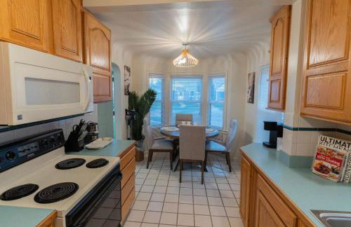 4 Bedroom 2 and a half bath that Sleeps 8 Near it all Ford Telegraph - Foto 32