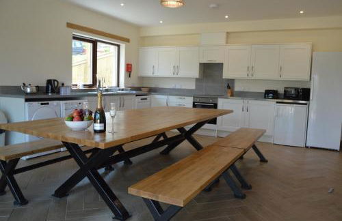 The Farmhouse at Williamscraig Holiday Cottages - Photo 11
