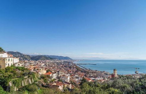 3 Bedroom Beautiful Home In Salerno - Foto 38