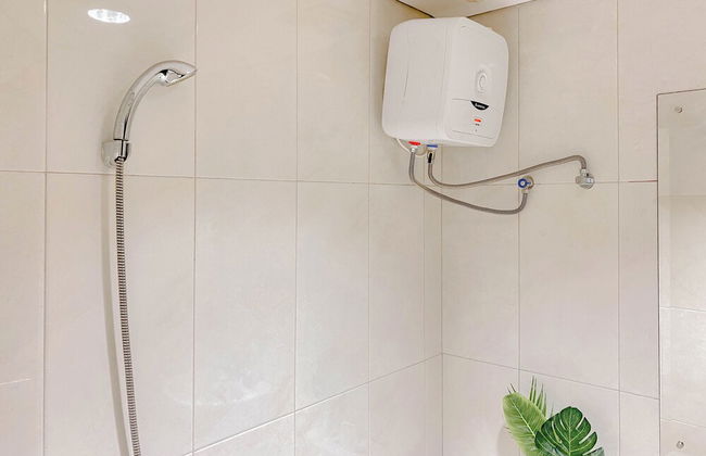 Best Furnished And Homey Studio Nifarro Park Apartment - Foto 17