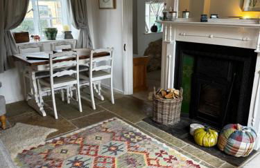 Pear Tree Cottage in the Cotswolds - Photo 12