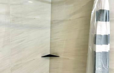 Modern Abode 2BR Near UofR, Highland, Downtown Rochester, NY Sleeps 4 - Foto 47