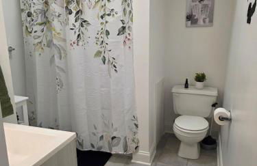 Relaxing Downtown 1 Bed, Dog Friendly Apartment with Deck, Dog Exercise Area - Foto 25