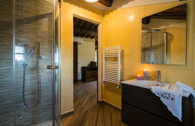 Farmhouse in Tuscany With Pool and Hill Views - Photo 10