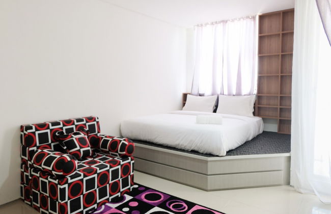 Modern City View Studio Apartment at Tuscany Residences - Photo 7