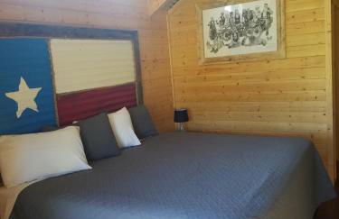 Log Cabin for Family Glamping Vacation near San Antonio - Foto 12