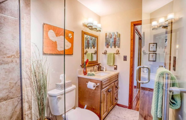 Tropical & Serene Garden Vistas - Photo 32