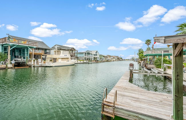 Bearfoot Bungalow by Miss Kitty’s - Photo 4