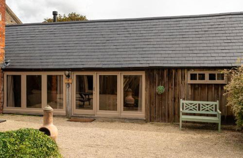 Cosy Cotswolds Farm Stay with Log Burner - Peaceful Winter Retreat - The Dairy - Foto 56