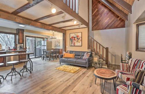 Woodsy Twin Peaks Getaway with Hot Tub and Views! - Foto 6