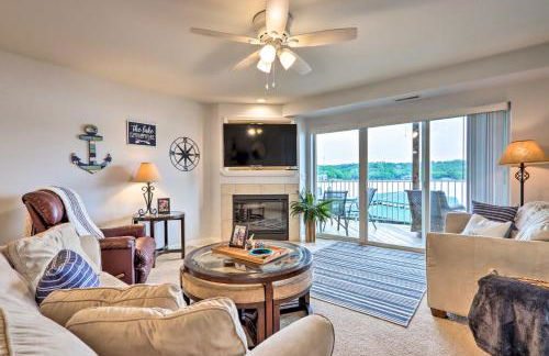 Breezy Lakefront Condo with Balcony and Lake View! - Photo 3