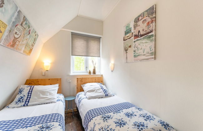 Lodge in Giethoorn With Breakfast - Photo 9