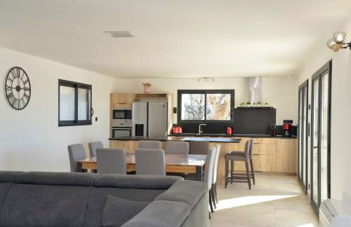 Maison avec vue et sa piscine chauffée privative - Photo 9