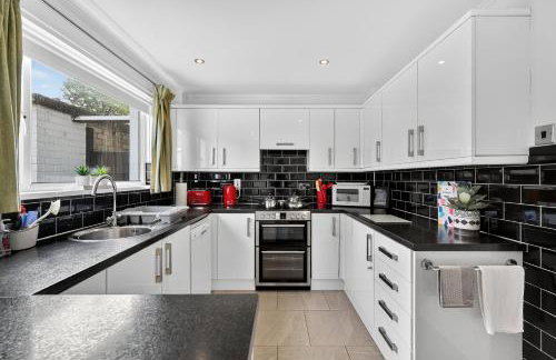 Hillsborough Home from Home, Garden and 2x Parking by StayByNumbers - Foto 12