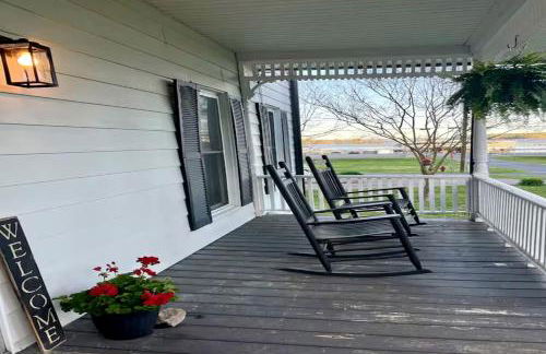 Classic Lakeside Estate Stay with Cozy Living Spaces & Outdoor Adventures in Kuttawa, Kentucky - Foto 23