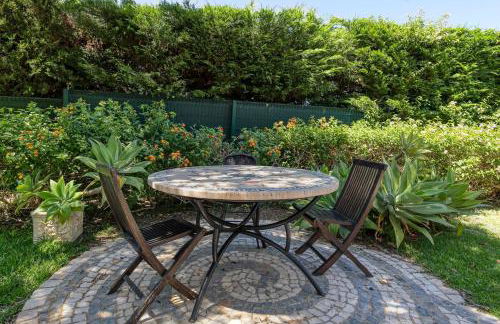 Golfinhos - MAGNIFICENT & SPACIOUS 5 BEDROOM VILLA - Foto 102