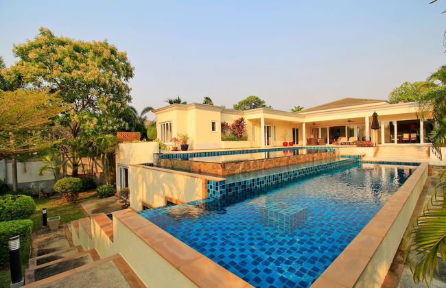 Pattaya Sunset Villa 4 Bedroom Sleeps 8 - Foto 1