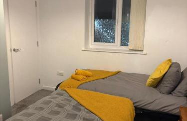 Charming 1BR Garden Retreat Near Downtown - Foto 22